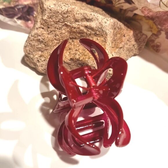 New ZARA Burgandy Flower Hair claw clip - Picture 3 of 6